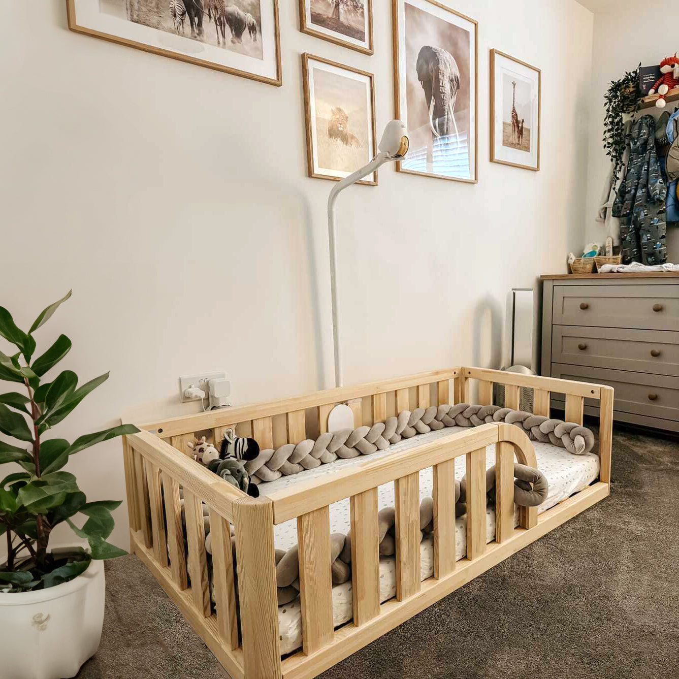 Toddler Floor Bed - Single Round Opening, Right Side