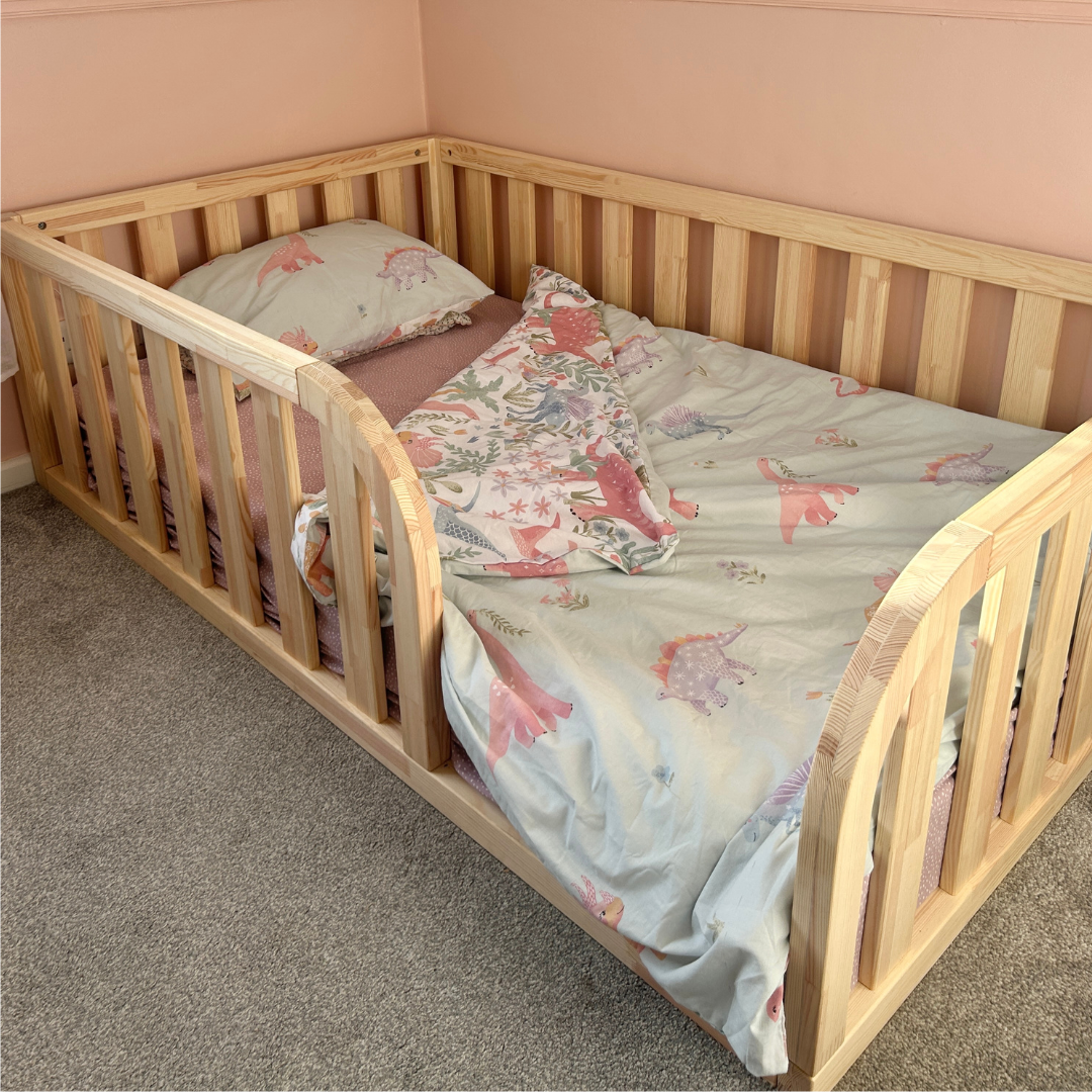 Toddler Floor Bed - Fully Round Opening, Right Side