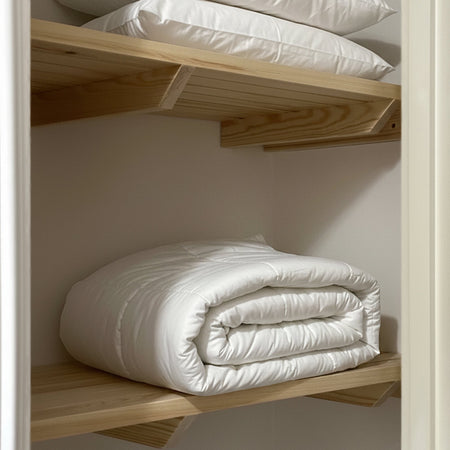 Wäscheschrank mit Holzlattenregalen – 71 cm x 51 cm