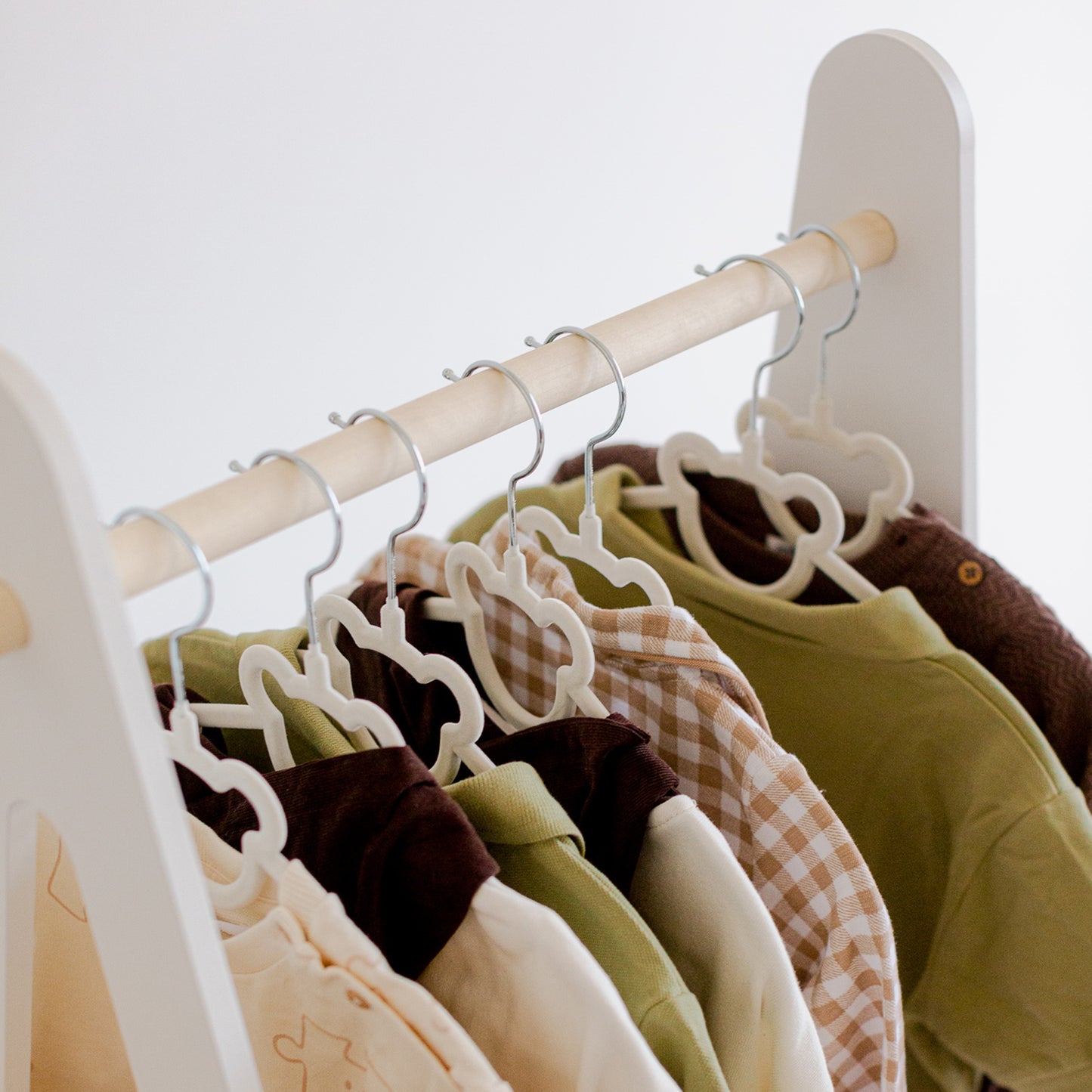 Kids Hanging Storage with shelf or drawers