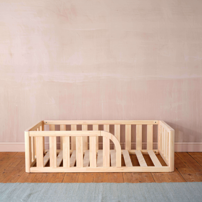 Toddler Floor Bed - Fully Round Opening, Right Side
