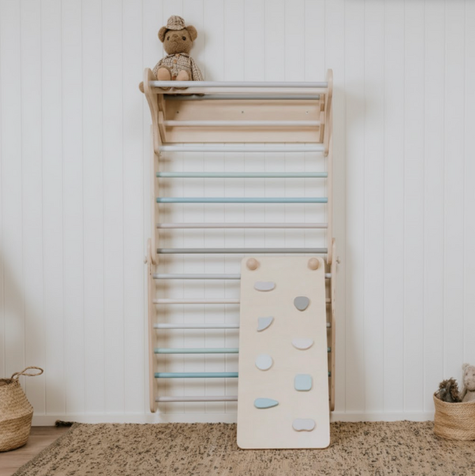 Schwedisches 2-in-1-Kletterwand-Set mit Rampe