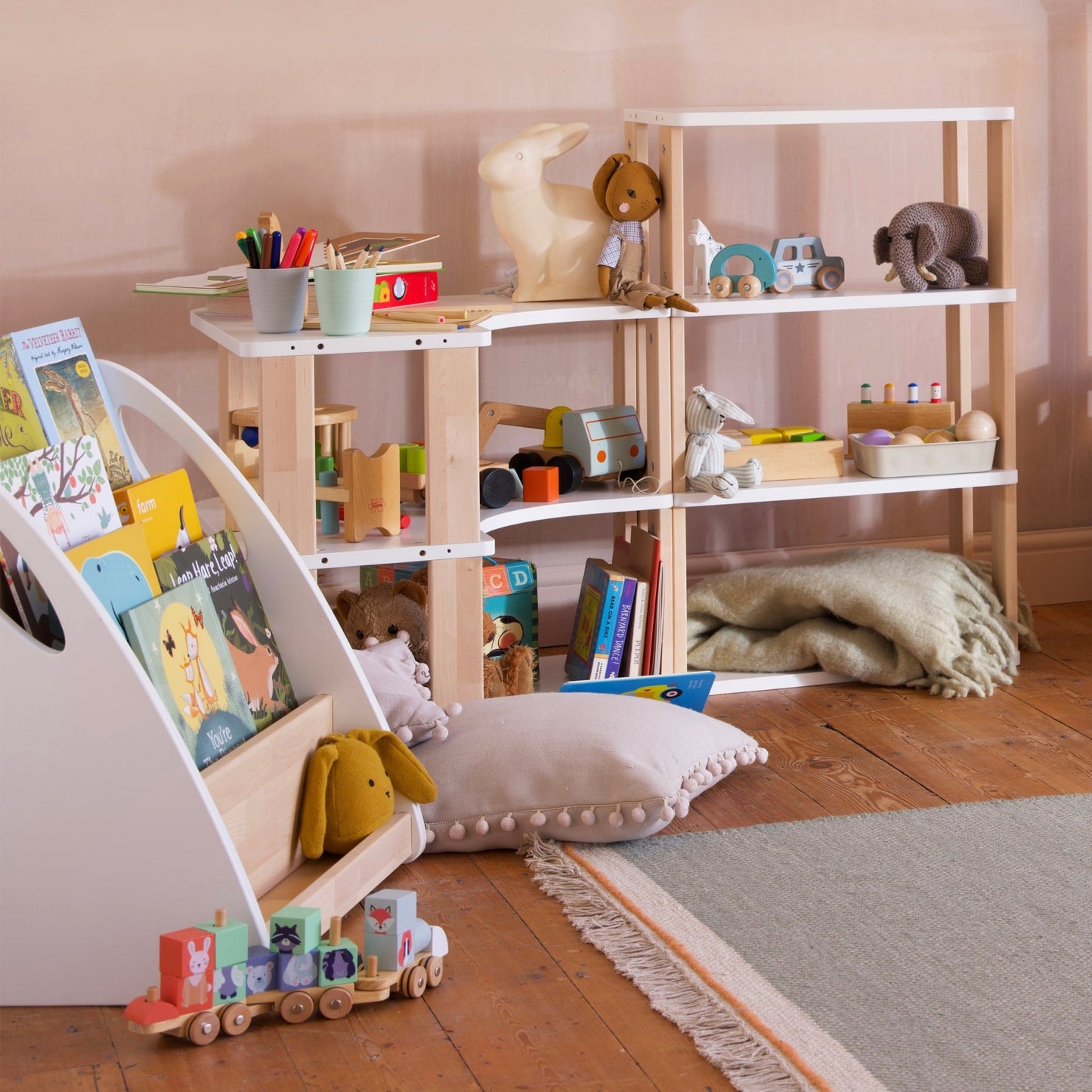 Montessori Bookshelf - Kids