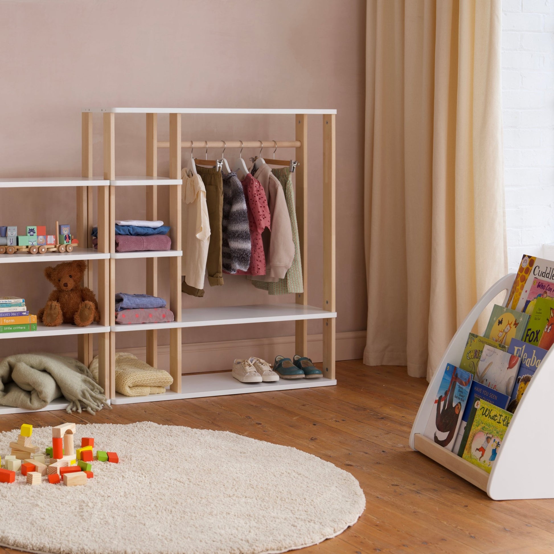 Montessori Bookshelf - Kids